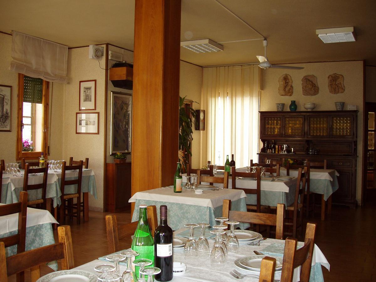 Albergo Ristorante Taverna Dalla "Lisina" Sansepolcro Luaran gambar